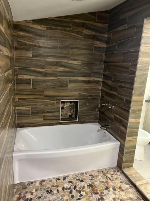 Luxury 2Br Within Walking Distance To Nightlife!! Villa Covington Dış mekan fotoğraf